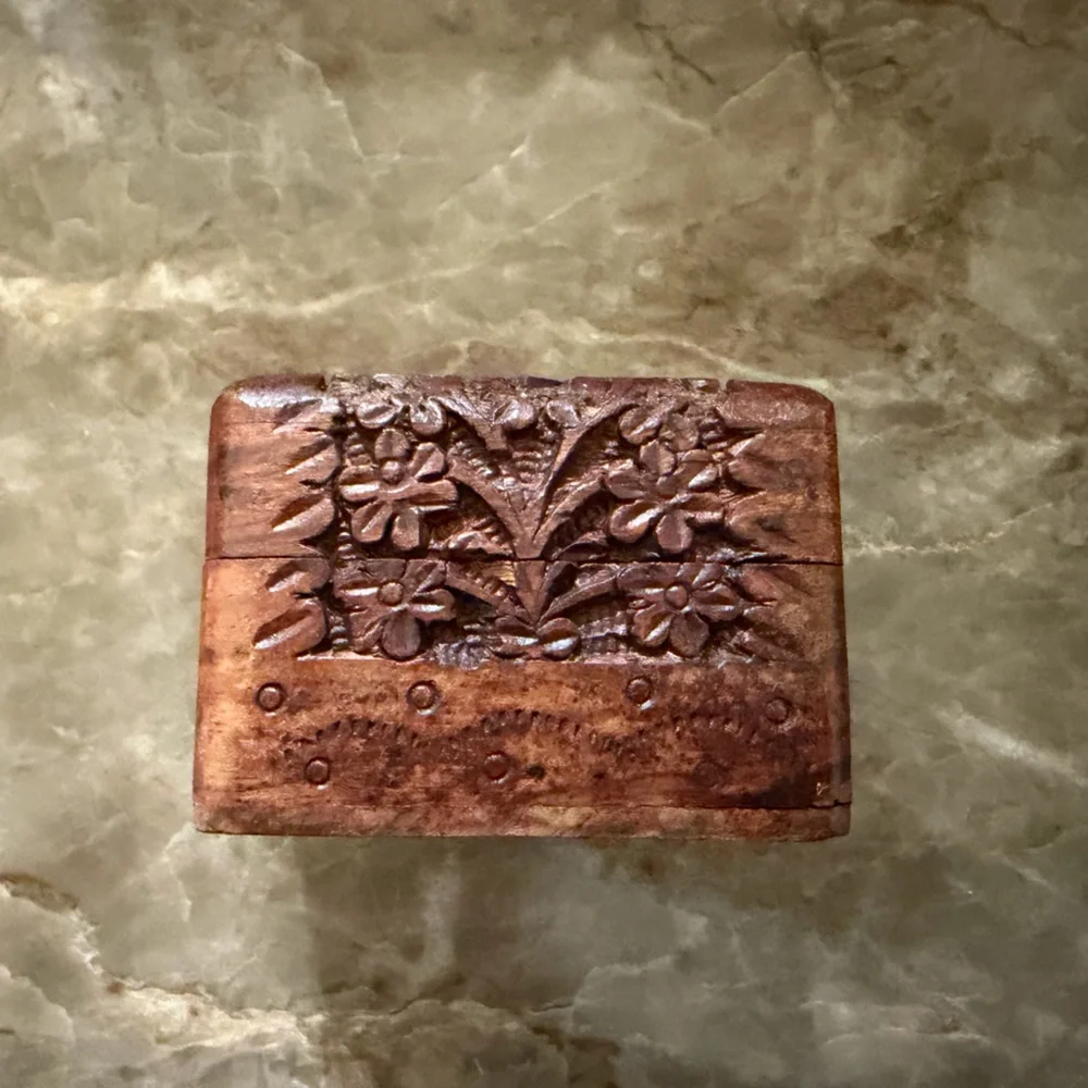 Carved Wooden Trinket Box, jewelry box, small, hand‎ carved